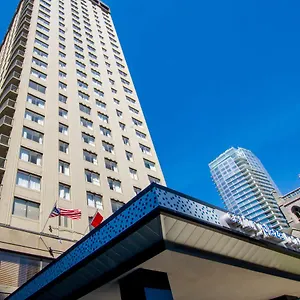 Отель Century Plaza, Ванкувер