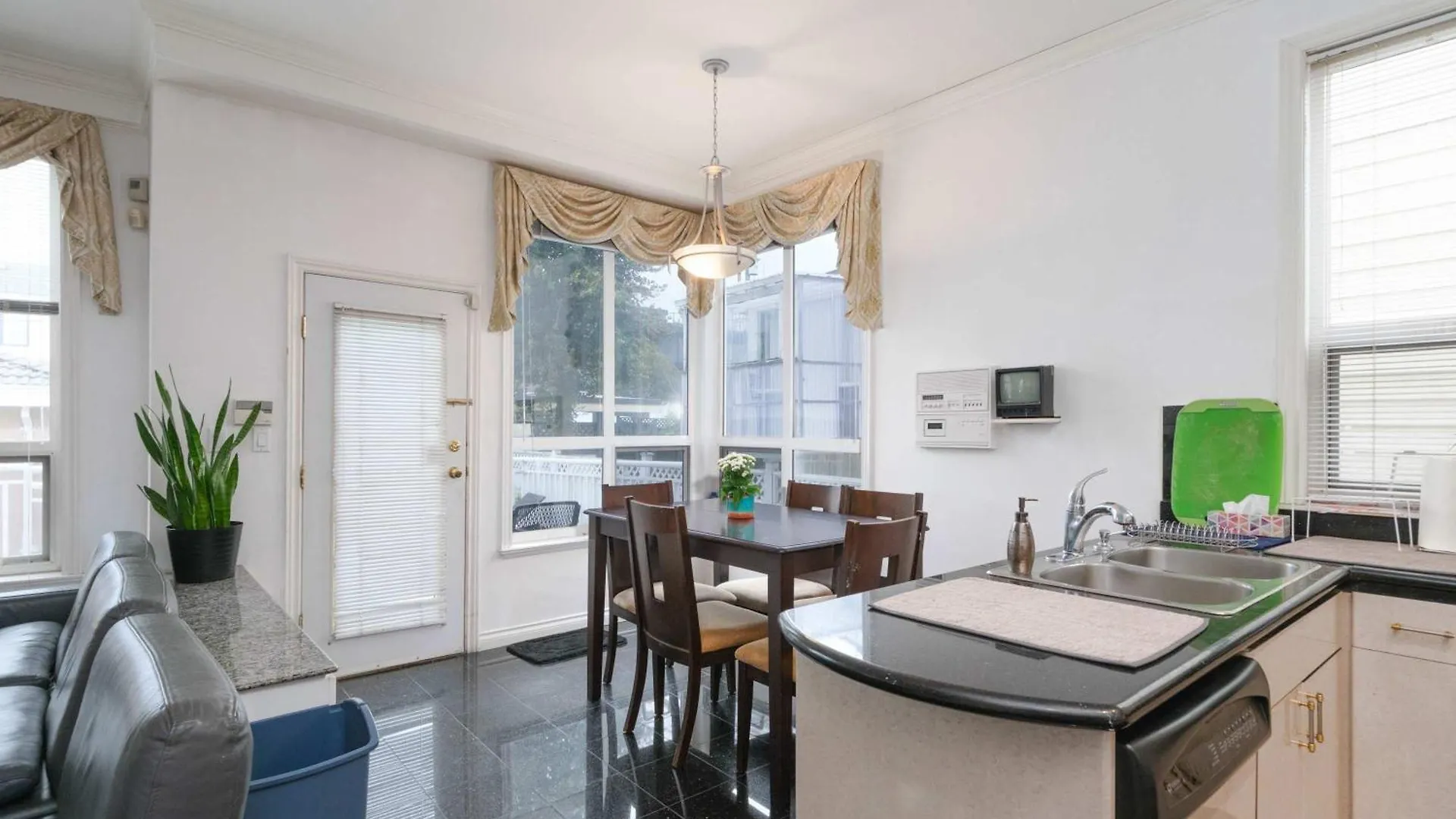 Holiday home Private Room With Private Washroom In Homestay Vancouver